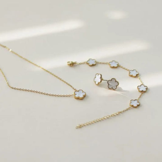 Four leaf clover set 3(pieces) Earings, bracelet, pendant/necklace ,